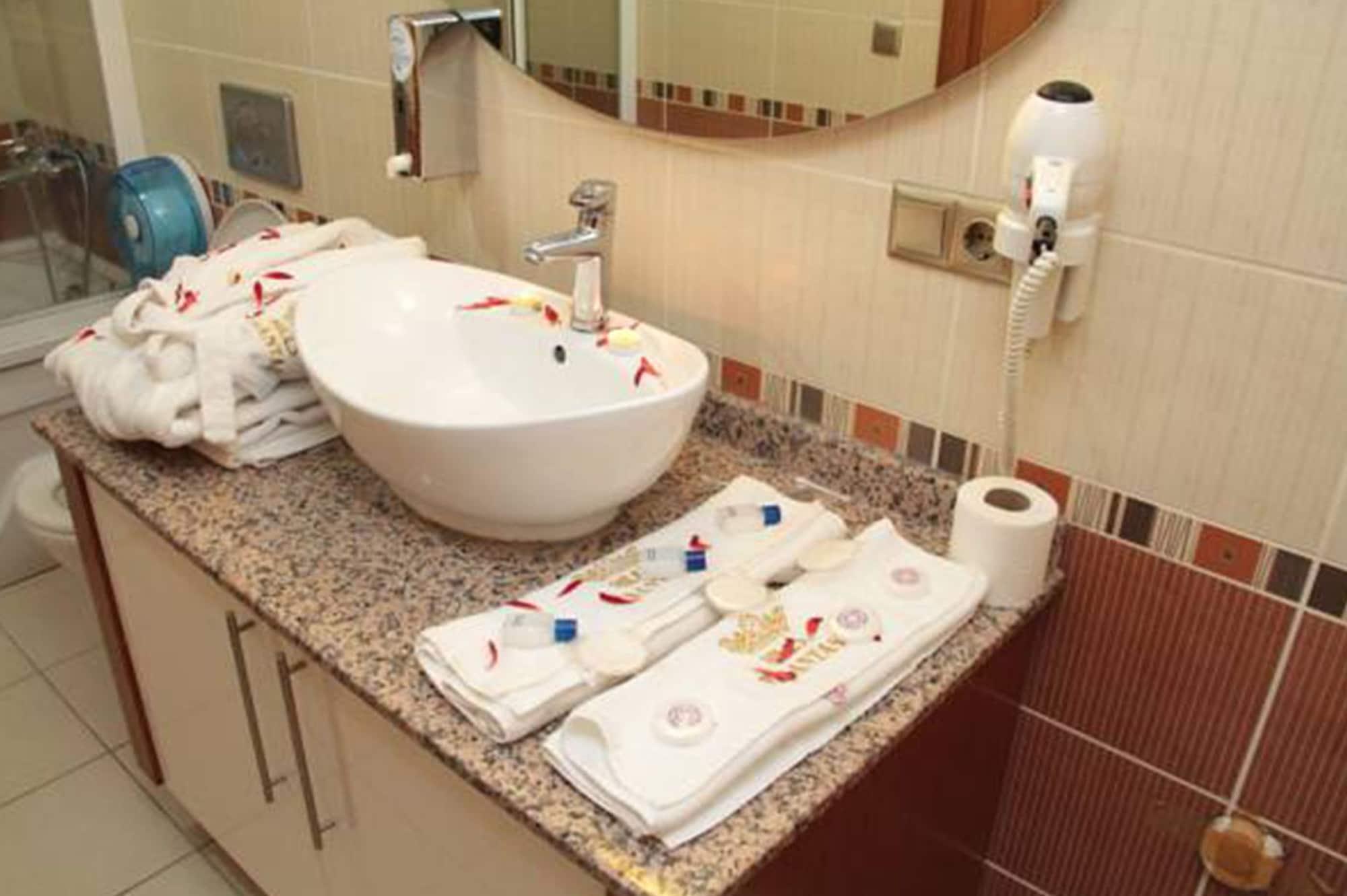 Hotel Bc Burhan Cacan & & Cafe 3*