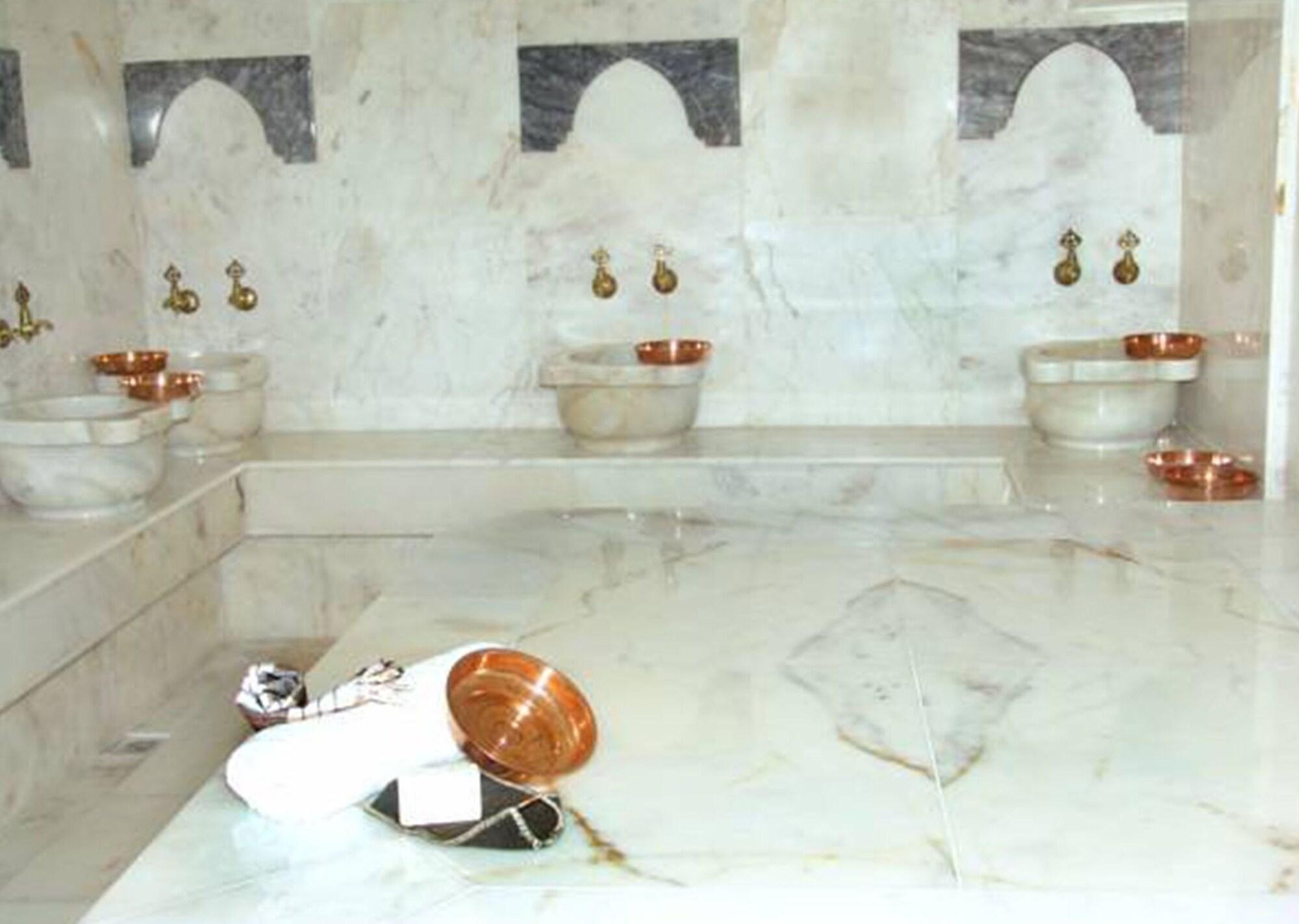 Bc Burhan Cacan & & Cafe Hotel Istanbul