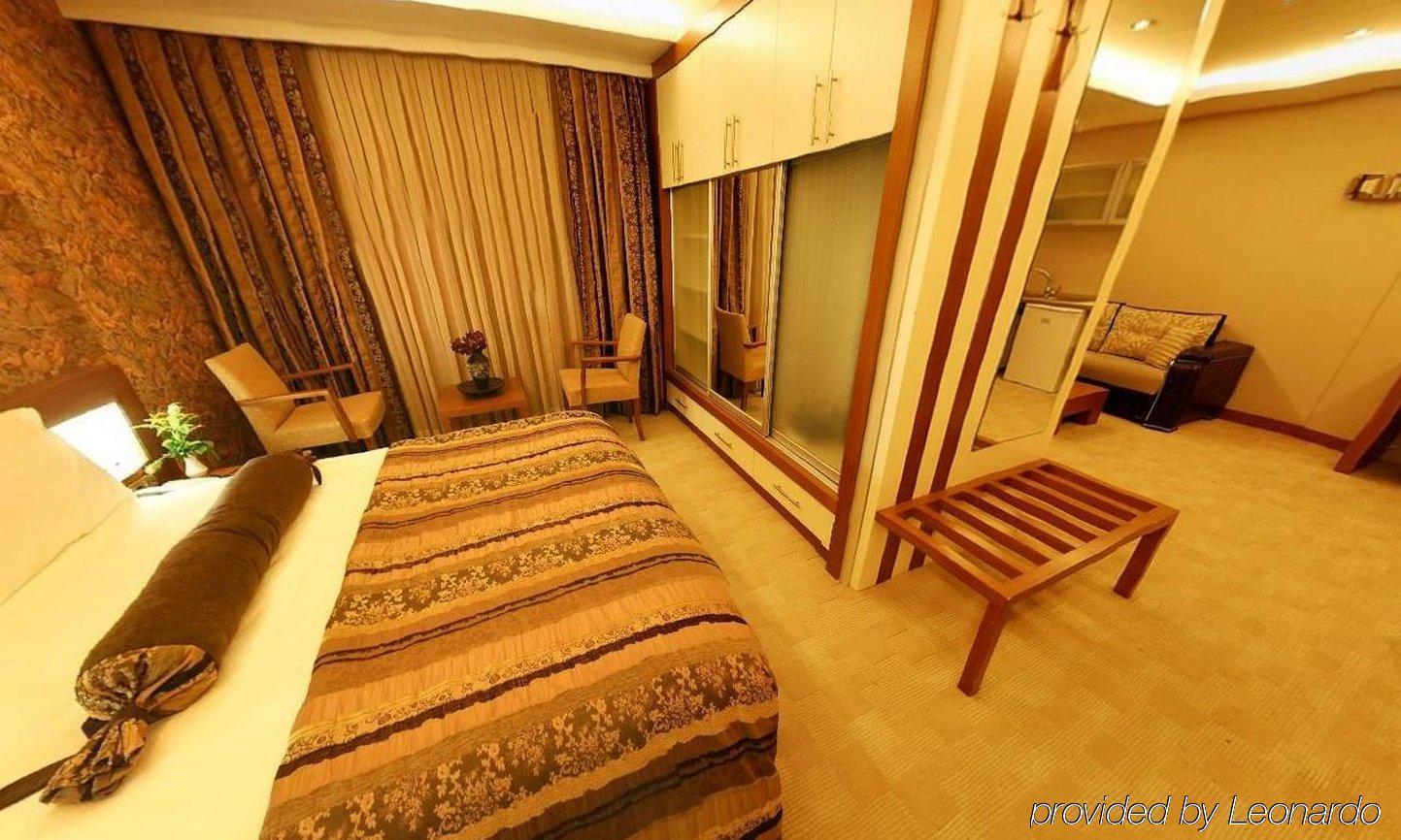 Hotel Bc Burhan Cacan & & Cafe 3*