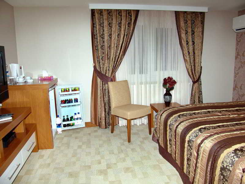 Hotel Bc Burhan Cacan & & Cafe