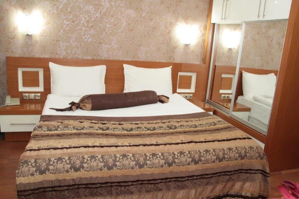 Hotel Bc Burhan Cacan & & Cafe 3*