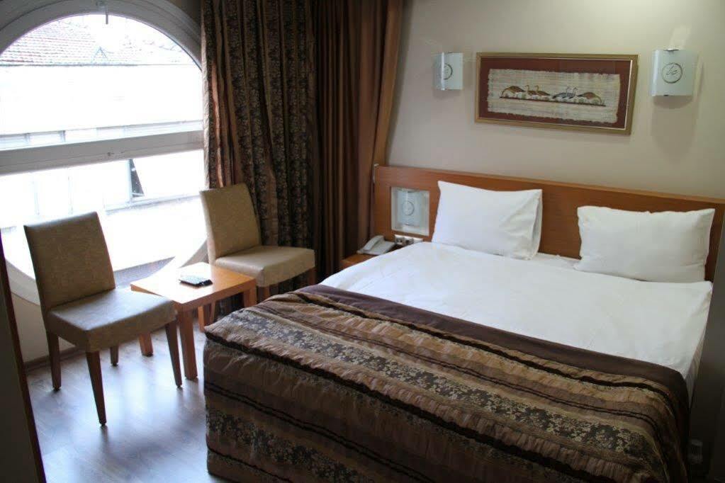 Bç Burhan çaçan İstanbul